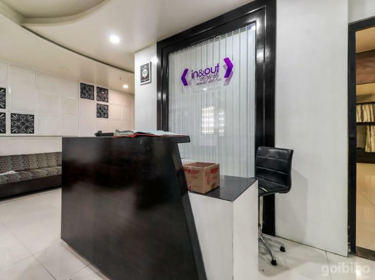 In & Out Dormitory Ahmedabad Exterior foto